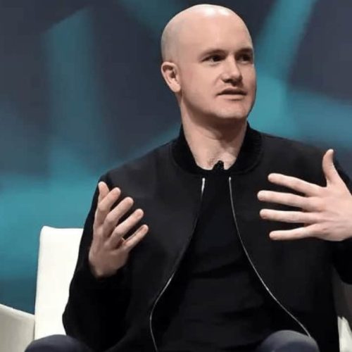 Coinbase’s Brian Armstrong Calls for Boycott of Legal Firms Employing Ex-SEC Officials